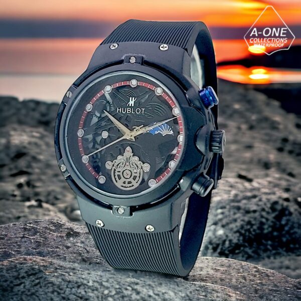 HUBLOT RUBBER STRAP WATCH